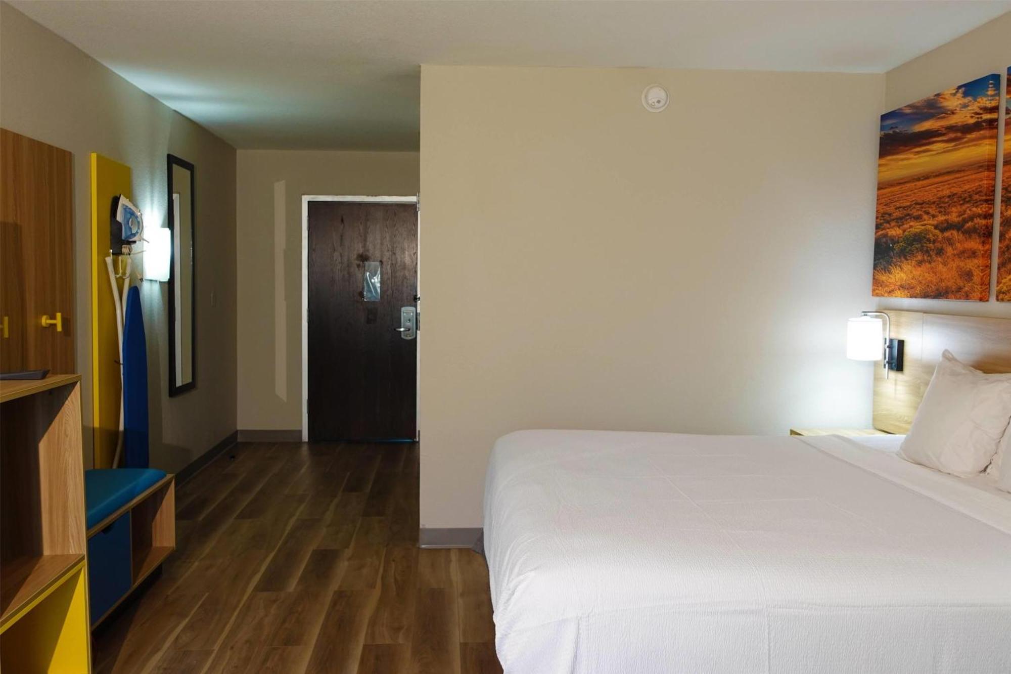 Days Inn By Wyndham Norman Exteriér fotografie